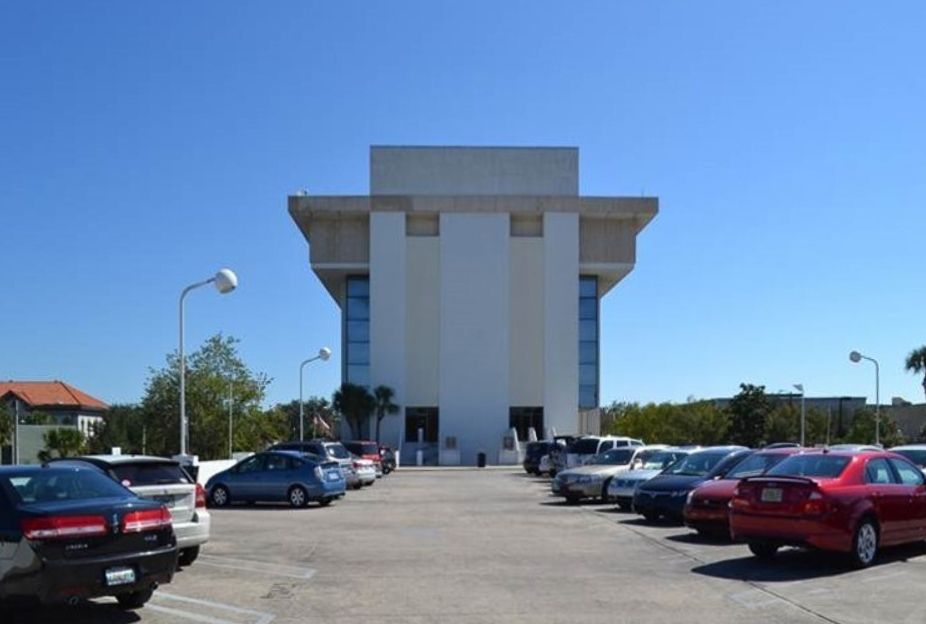 Downtown Wells Fargo Building: 104 N Main St, Gainesville, FL 32601